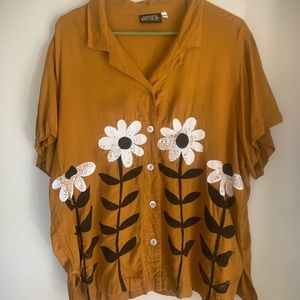 Big Bud Press Limited paint stamped daisy shirt.
